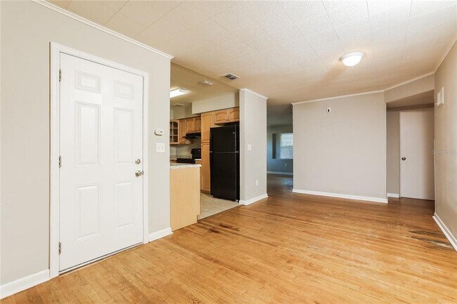 Building Photo - 6908 Ambassador Dr