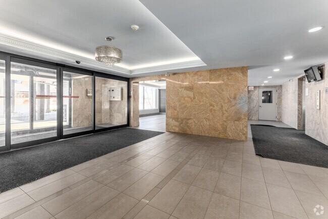 Hall d'entrée - 2465 Hurontario Street