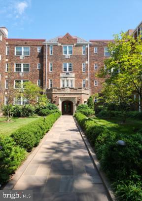 Foto del edificio - 3051 Idaho Ave NW