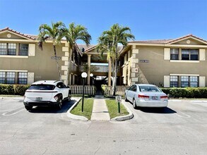 Building Photo - 2624 Riverside Dr