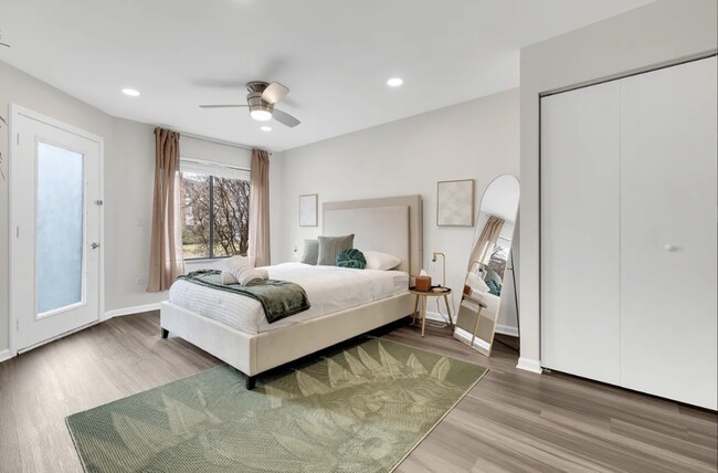 Foto del edificio - 379 Sandhurst Cir