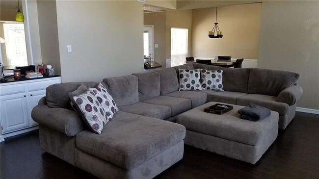 Foto del edificio - 800 Ridgemont Dr