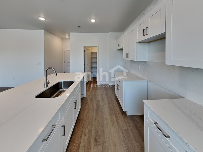 Building Photo - 9749 W Luxton Ln