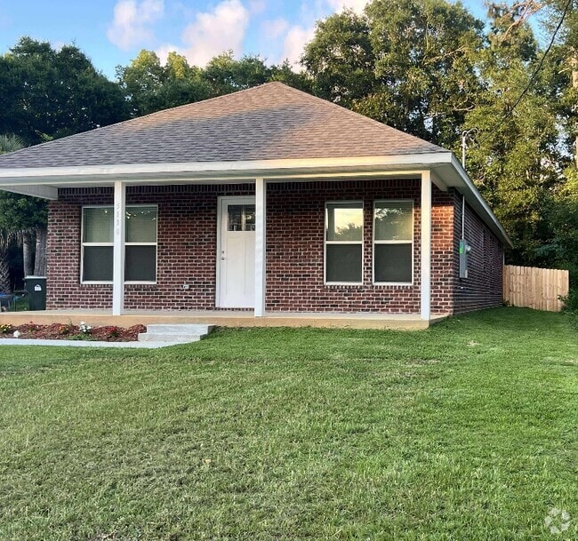 Building Photo - 5110 Wildwood Ave
