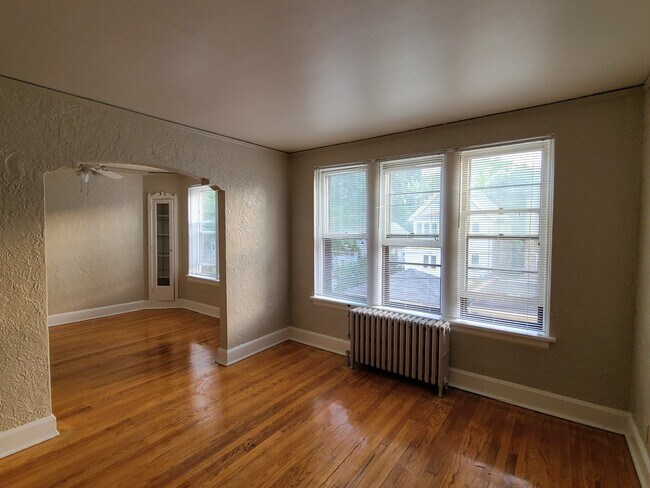 Foto del edificio - 2937 N Bartlett Ave
