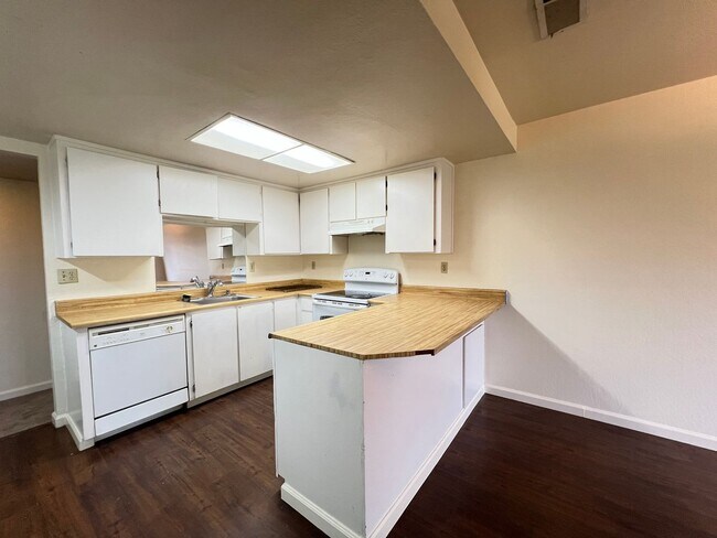 Foto del edificio - 3 BEDROOM HOME IN PLEASANTON, CA!!!