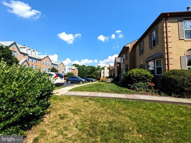 Building Photo - 6013 Southward Way