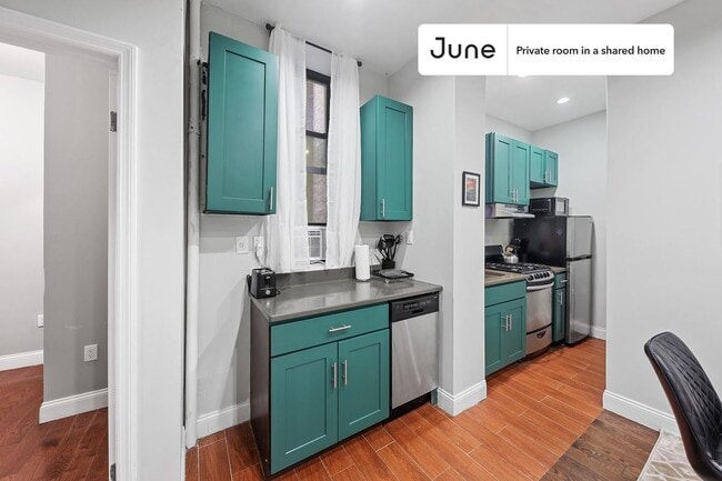 Building Photo - Room in Shared 4 bed/1.5 bath home