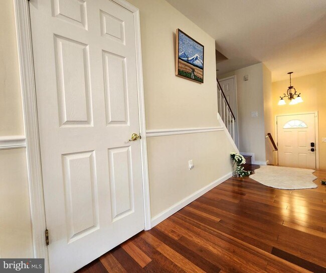 Building Photo - 10 Lazy Hollow Way