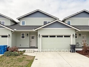 Building Photo - 2545 Natola Dr SE
