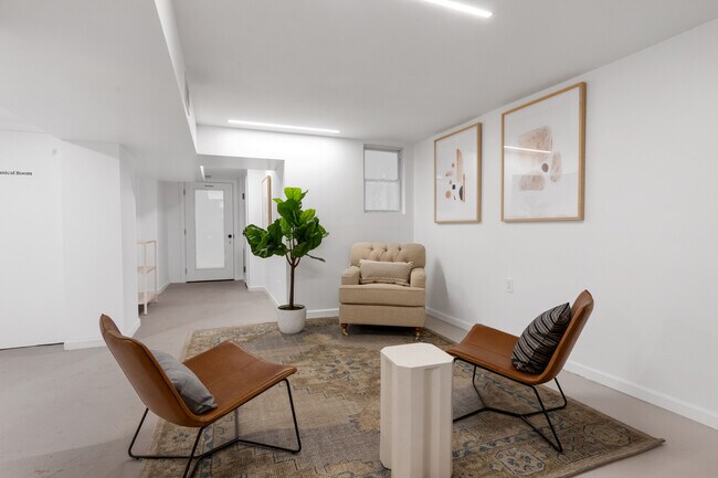 Foto del edificio - 355 Tompkins Ave