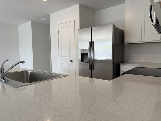 Foto del edificio - 830 Lynx St