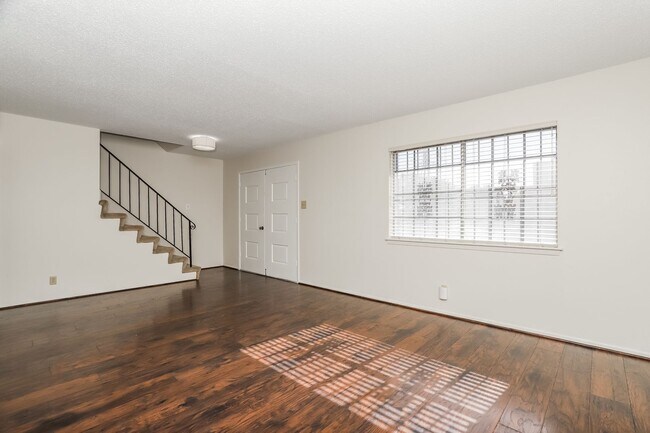 Foto del edificio - $250 OFF first months rent!!! 3 bedroom 2....