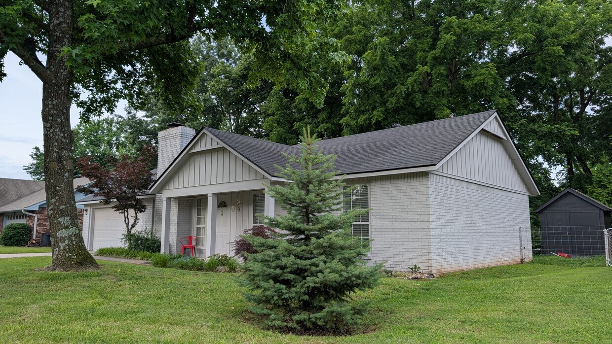 Primary Photo - 3065 N Quail Creek Dr