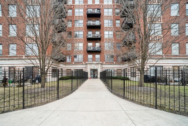 Building Photo - 4537 S Drexel Blvd