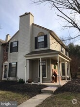 Building Photo - 633 Foxton Ct