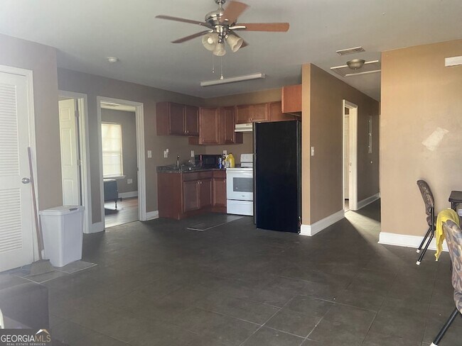 Foto del edificio - 103 Ronald Pride Blvd