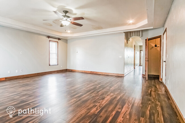 Building Photo - 1602 East Fairwind
