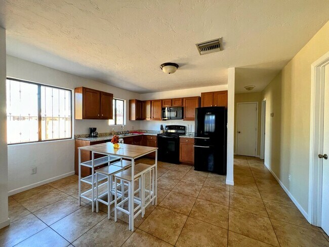 Foto del edificio - 1231 E Lee St
