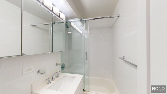 Foto del edificio - 145 E 16th St