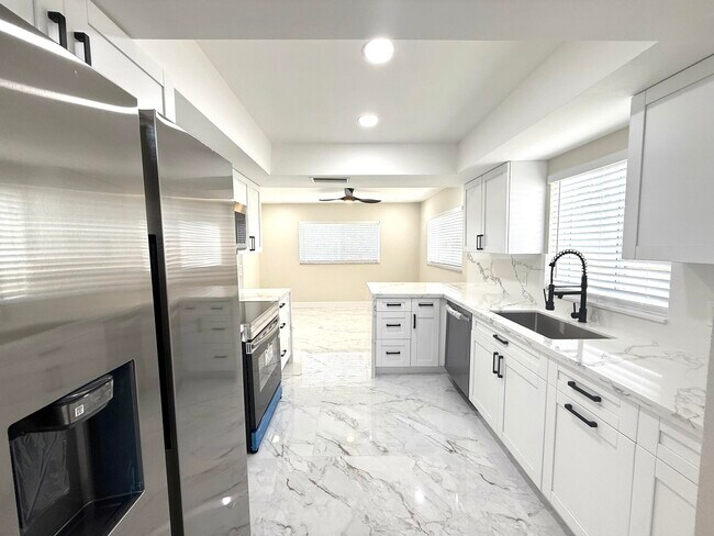 Foto del edificio - 9004 SW 6th St