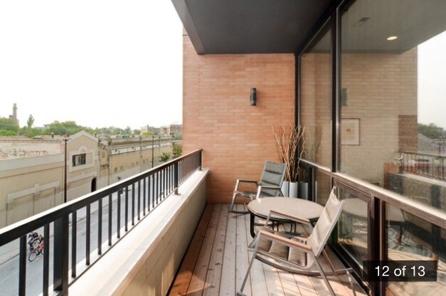 Foto del edificio - 2503 N Milwaukee Ave