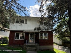 Building Photo - 418 Pear St