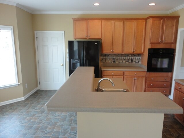 Building Photo - 5904 Whatsit Ln