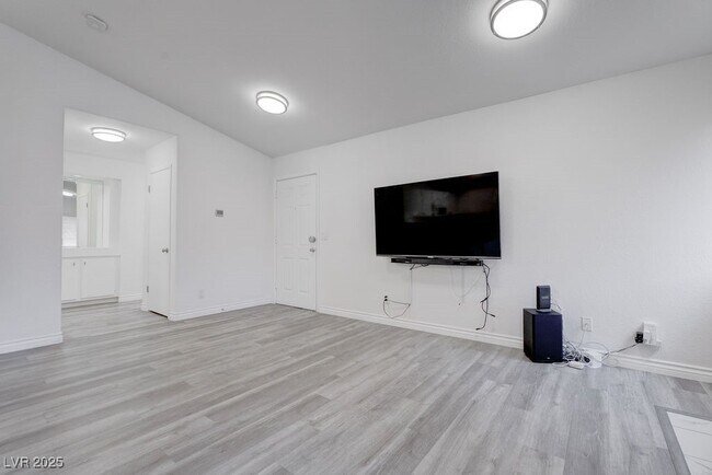 Foto del edificio - 600 Devonhall St