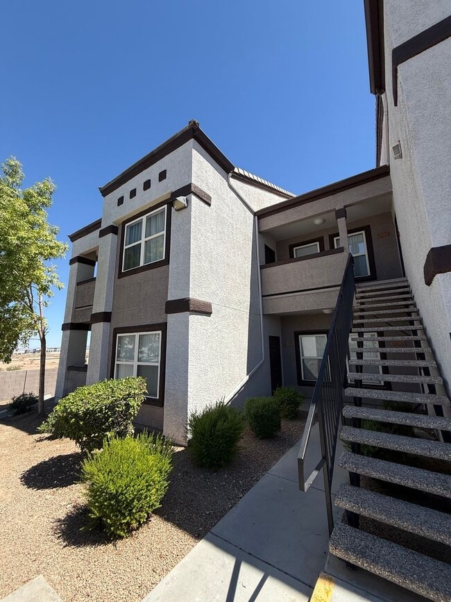Building Photo - 7255 W Sunset Rd