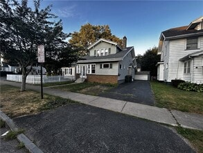 Building Photo - 850 Glide St
