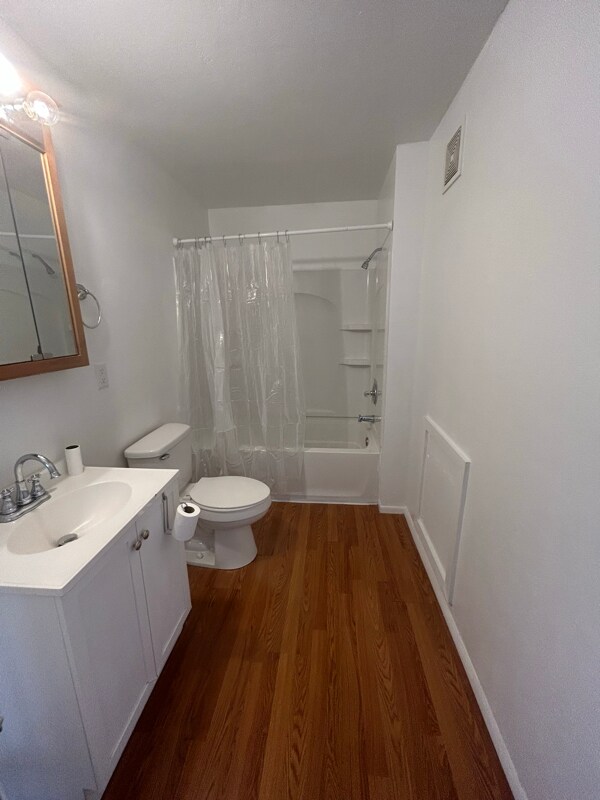 Foto del edificio - 426 E 9th St