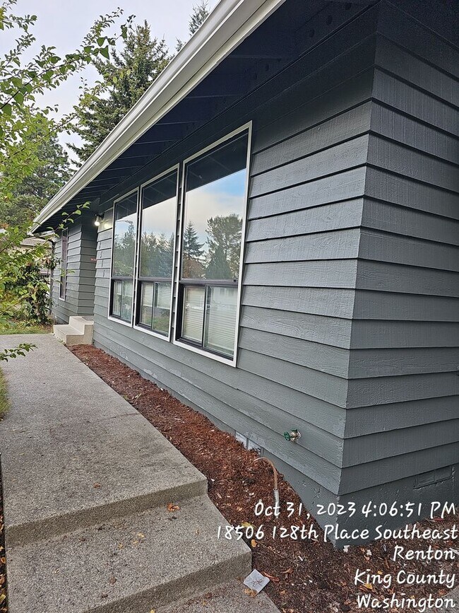 Foto del edificio - Renton rambler home ready for move in - 3 ...