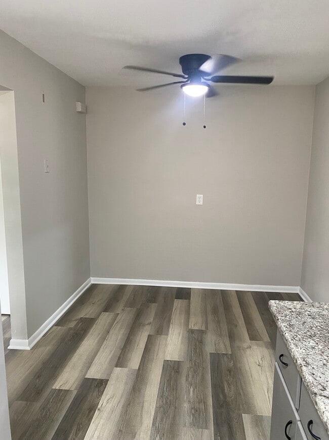 Building Photo - 3608 Schwartze Ave