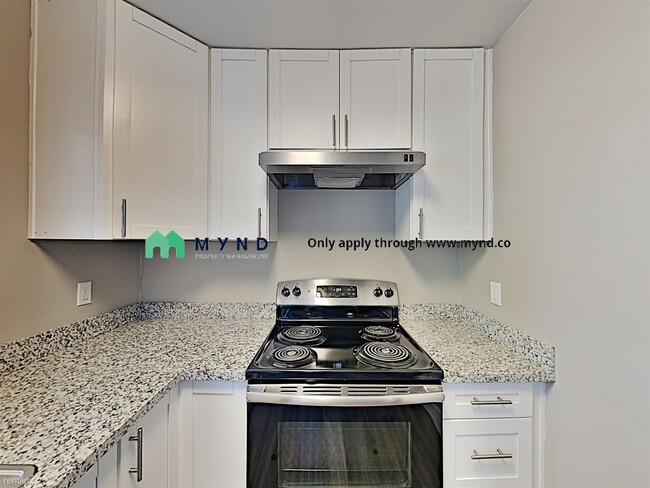 Building Photo - 1 br, 1 bath  - 1025 35th Ave Apt 15 Apt 15