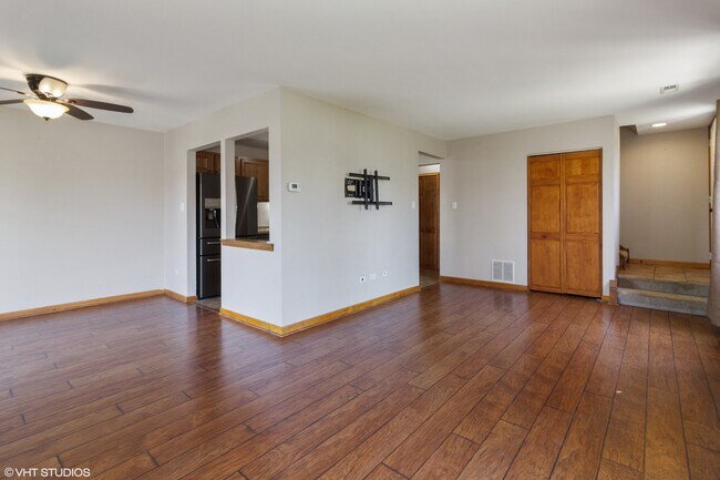 Building Photo - 16206 Apple Ln