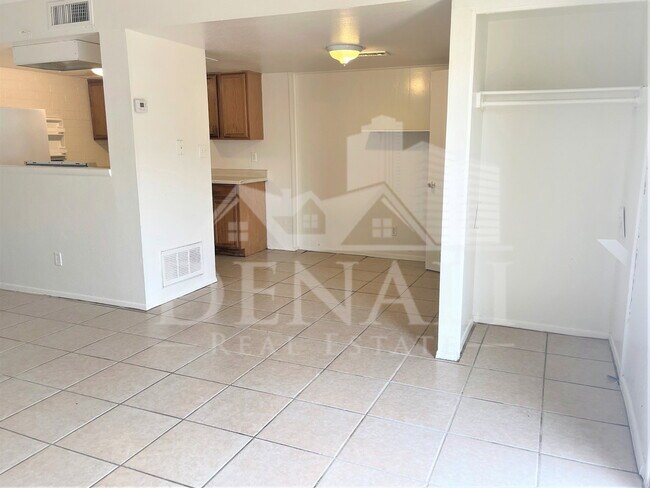 Foto del edificio - 4441 E Wood St