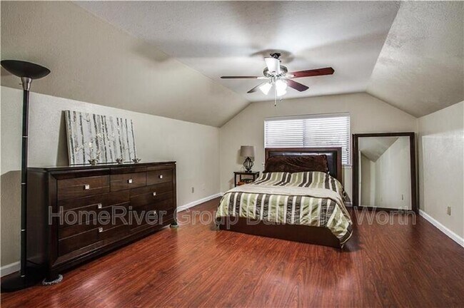 Foto del edificio - 739 Loganwood Ave