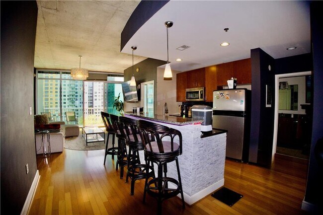 Foto del edificio - 950 W Peachtree St NW