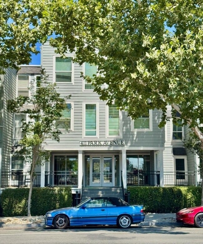 Building Photo - 411 Park Ave