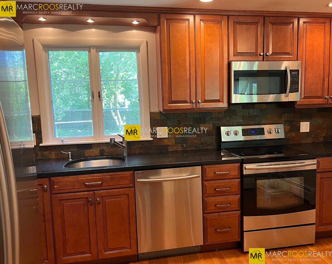 10 John St Unit 1, Needham, MA 02494 Condo for Rent in Needham, MA