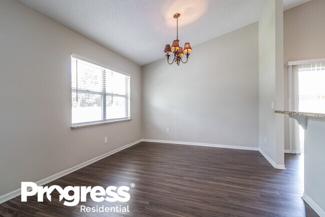 Building Photo - 9229 Sabal Palm Cir