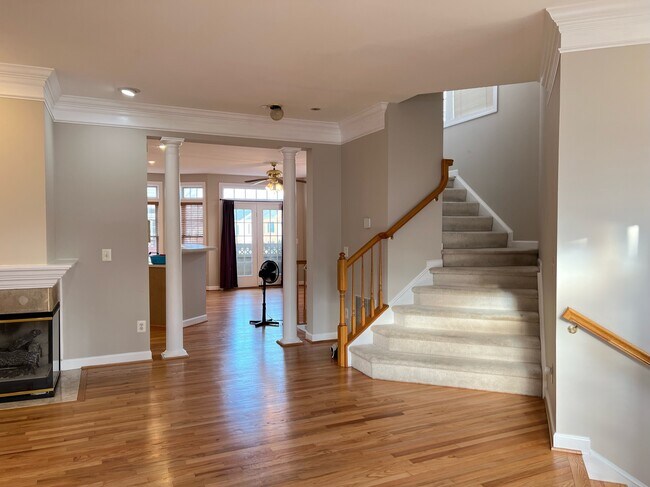 Foto del edificio - 945 Harrison Cir