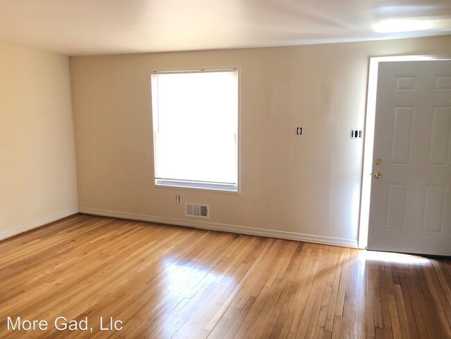 Foto del edificio - 3 br, 1 bath House - 1043 Foxridge Ln