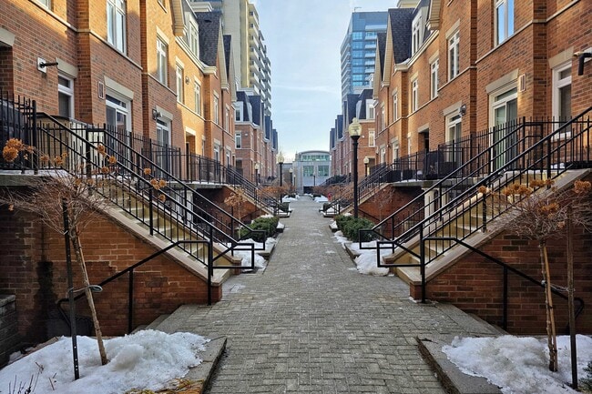 Building Photo - 108 Redpath Ave