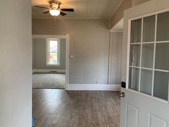 Dining Room to Living - 537 W Wisconsin St