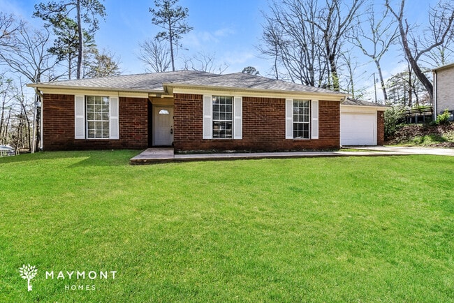 Building Photo - 2009 Cedarhurst Dr