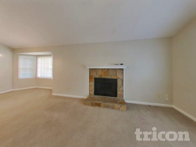 Foto del edificio - 188 Whitney Ln