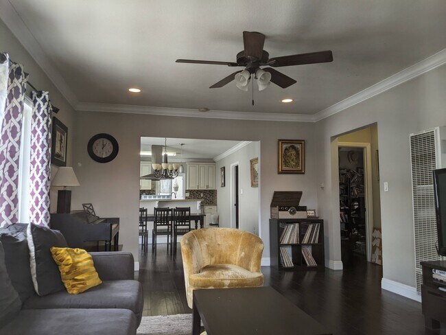 living - 2625 W Avenue 34