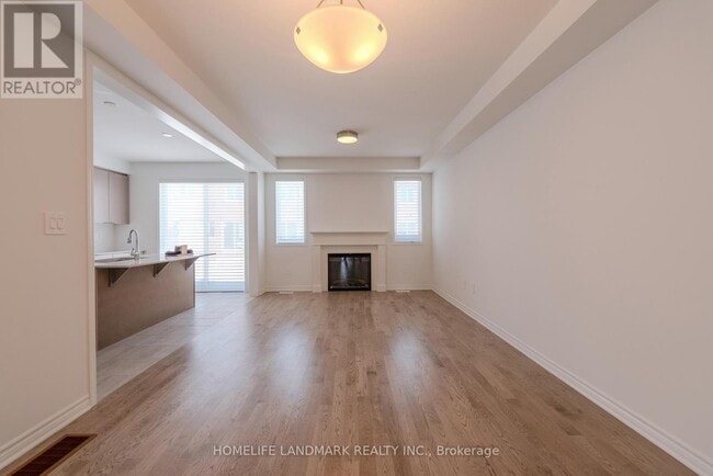 Building Photo - 7 Moss Dr